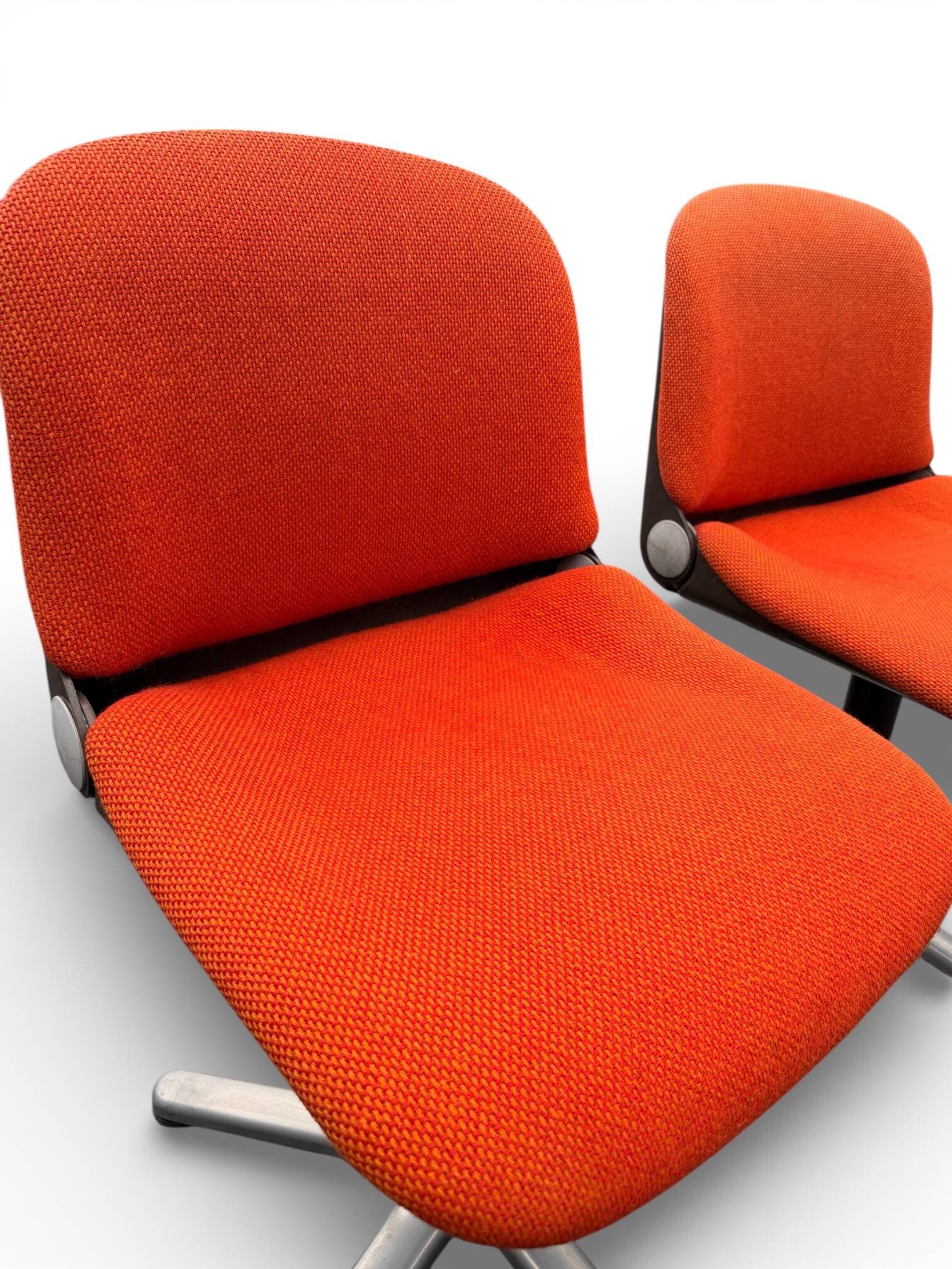 Vintage Wilkhahn Model 231/5 Chair Pair - Orange Fabric and Aluminium