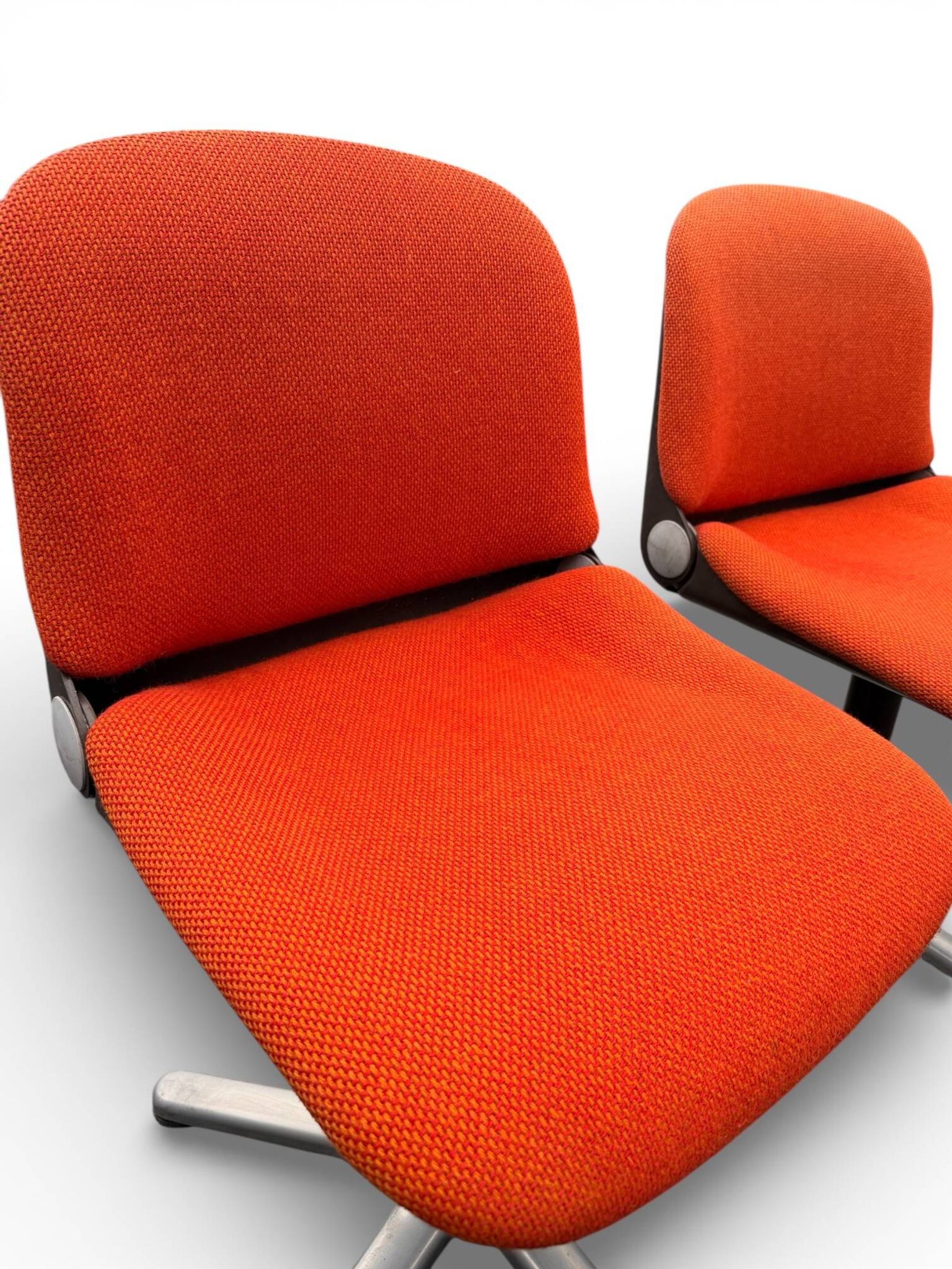 Pair of vintage chairs model 231/5 in orange fabric and aluminium by Wilkhahn.