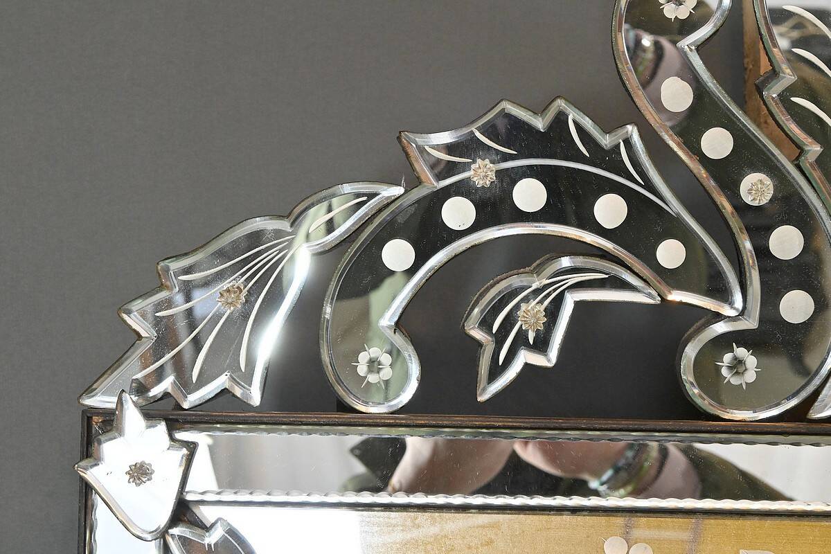 Important Venetian Mirror with Pediment, Italy – Early 20th Century