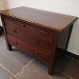 Colonial-style back-up furniture