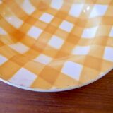 6 hollow plates with yellow and white checkered