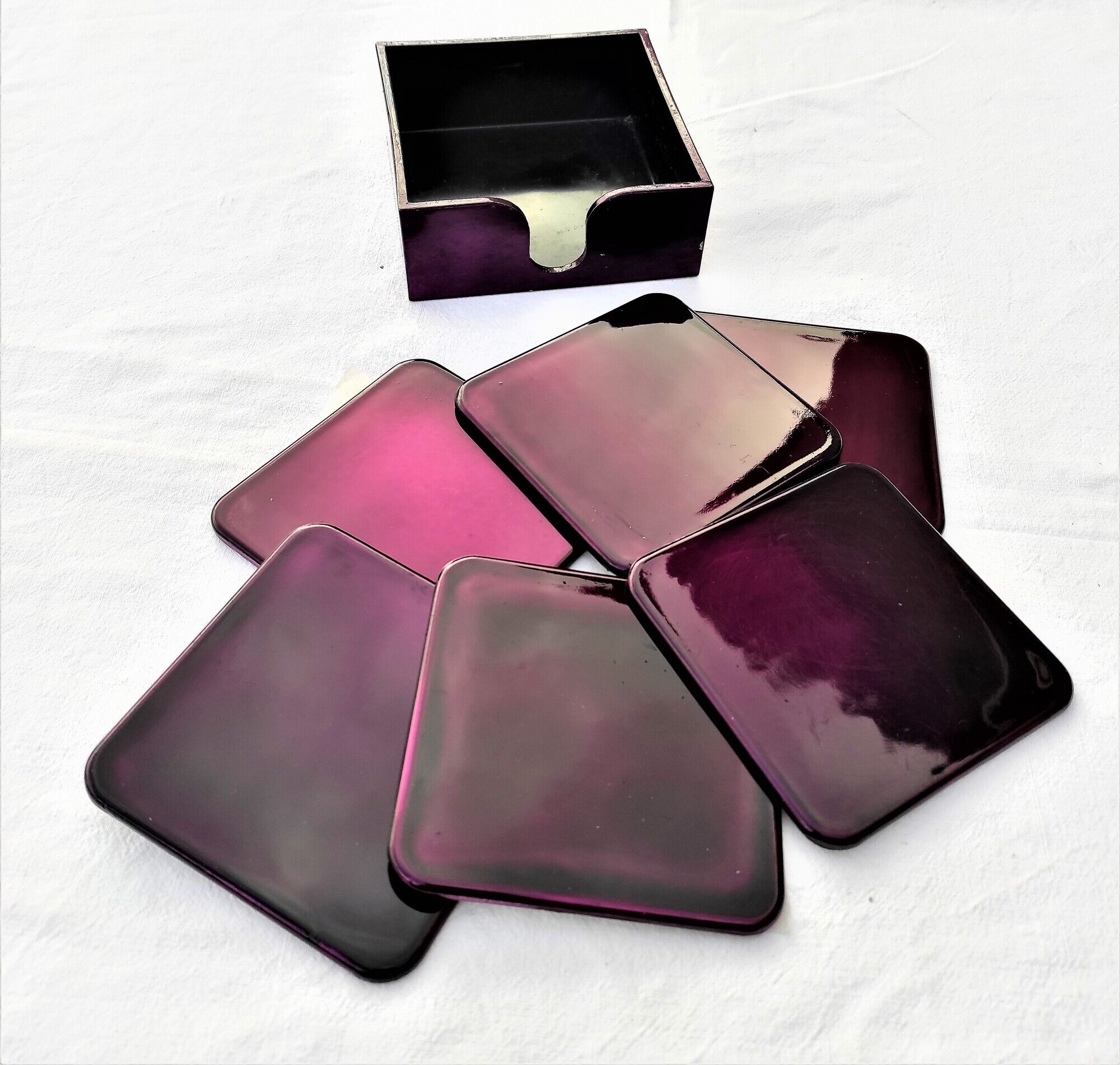 LOT of 6 purple lacquered coasters with their box around 1970