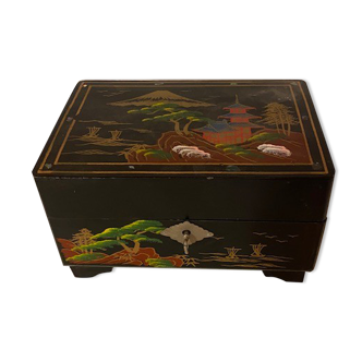 Japanese Jewelry Box in Brown Lacquer Wood and Painting "Mount Fuji"
