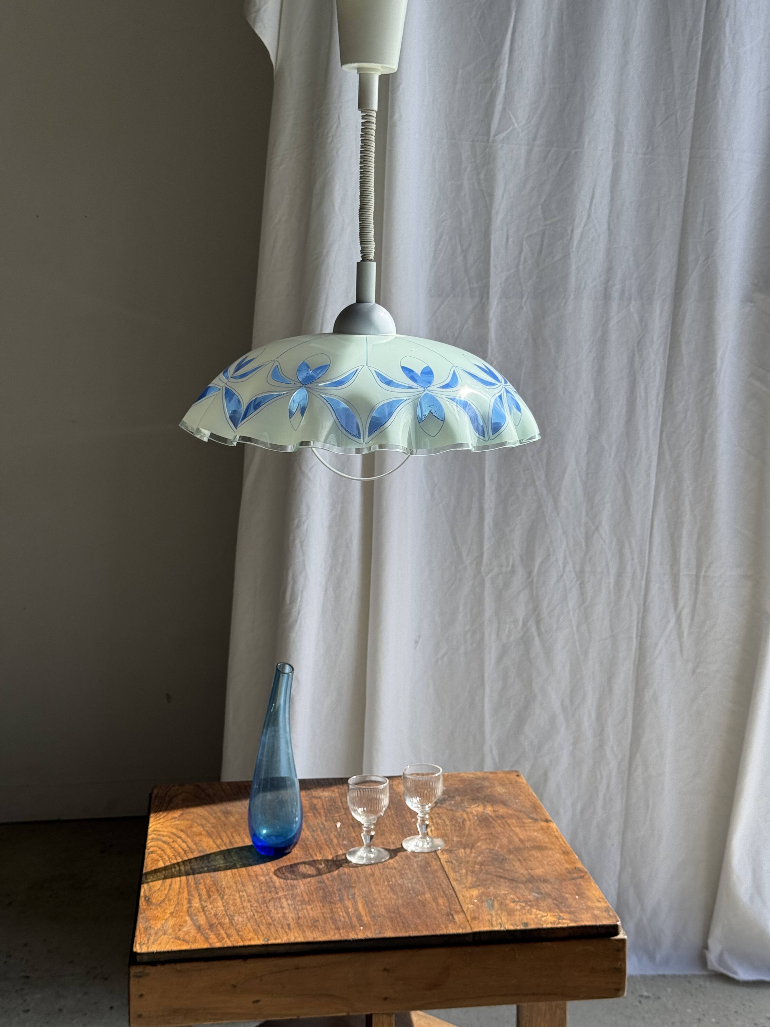 Vintage suspension in white and blue glass with wavy edge D46 H53