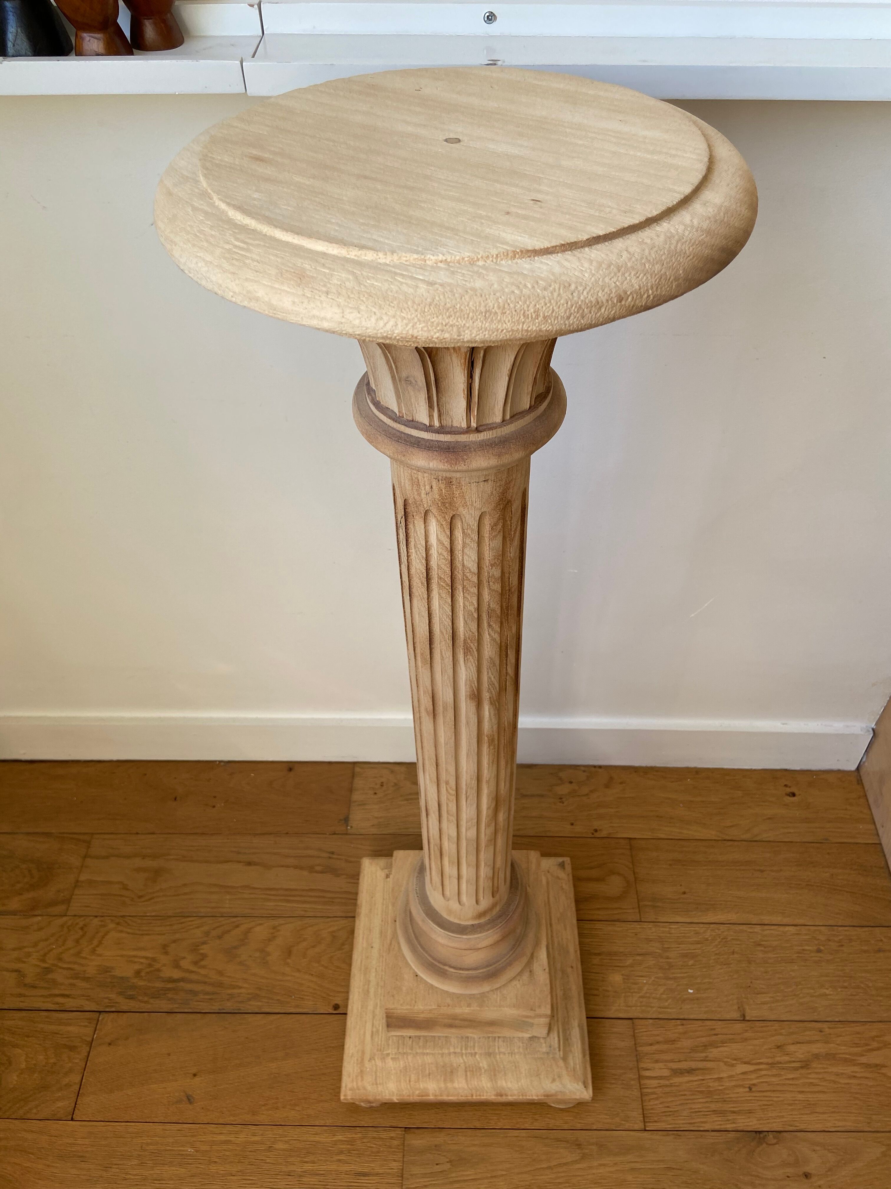 Sellette - wooden column