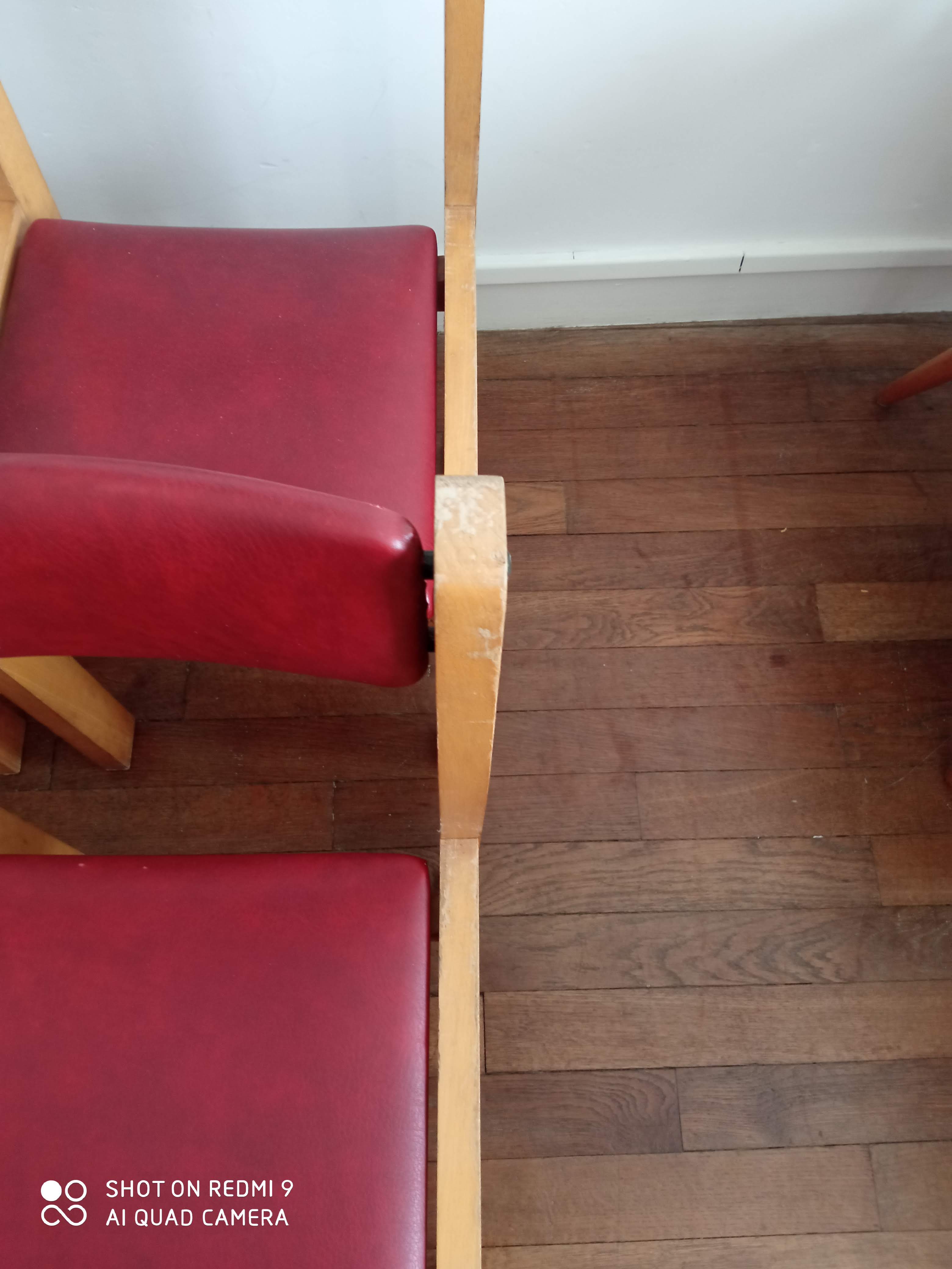 Série de 4 chaises années 60 bois blond et skaï