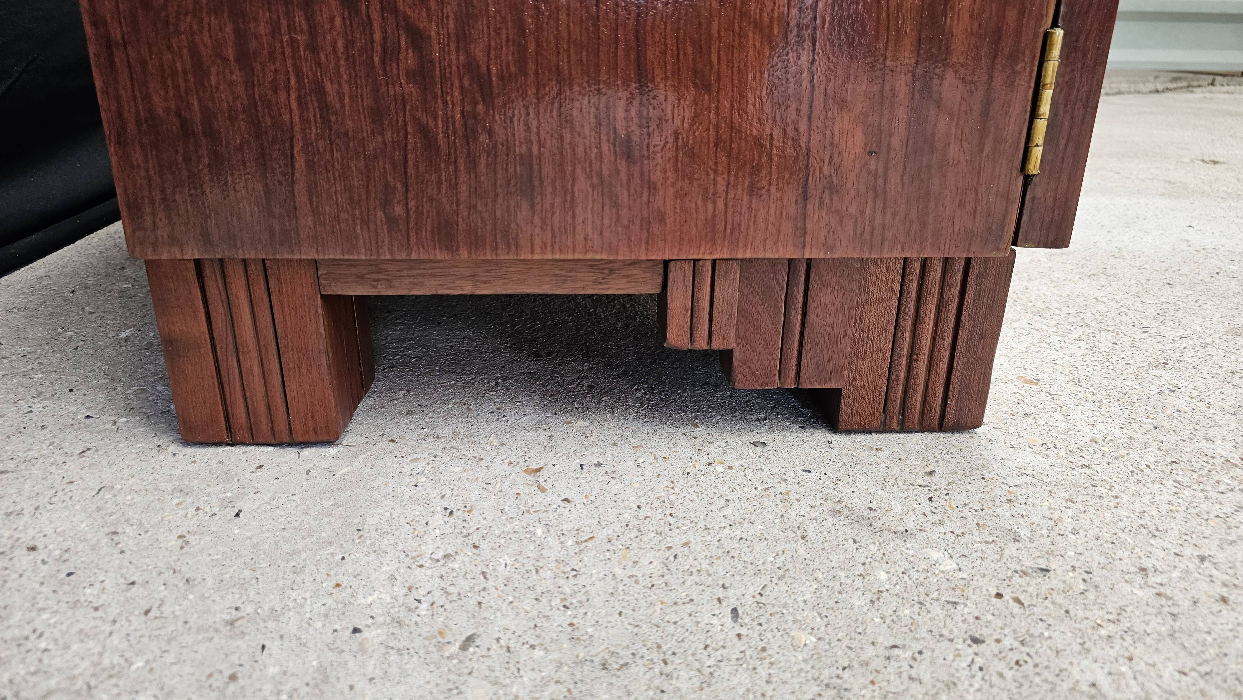 Art Deco buffet by Saddier & Fils in solid rosewood and veneer.