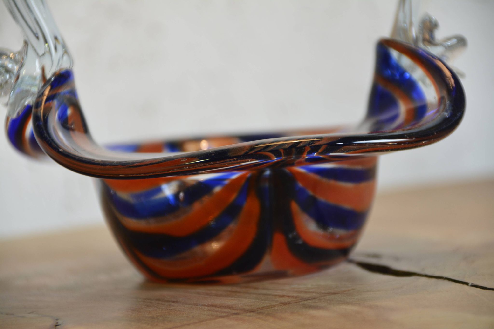 Panier bleu et rouge