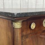 Buffet Empire début XIXème en acajou et dessus marbre noir