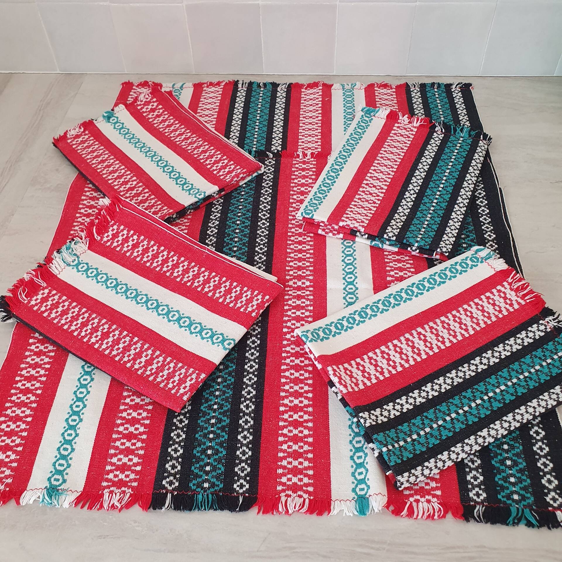 Set of 6 Catalan fabric napkins 48 x 42 cm red black green white