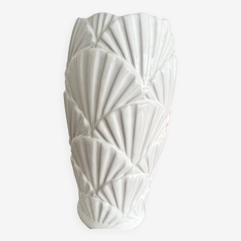 Ceramic shell vase