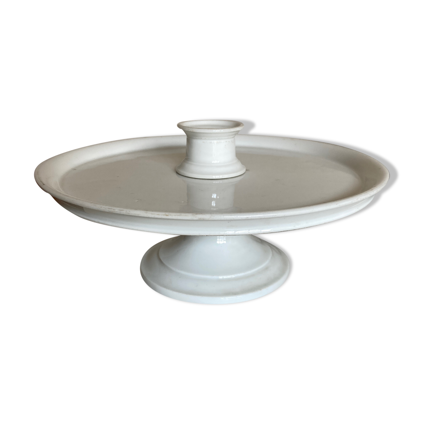 Assiette montée d'office mi-19e plat présentoir sur pied en faïence blanche