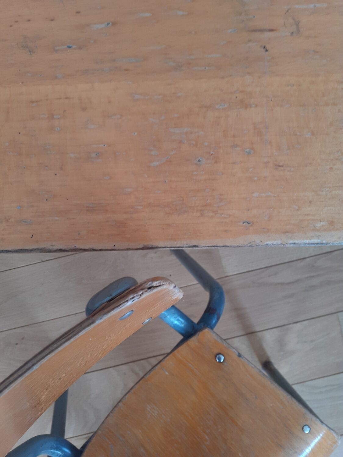 Bureau d'écolier Delagrave et sa petite chaise