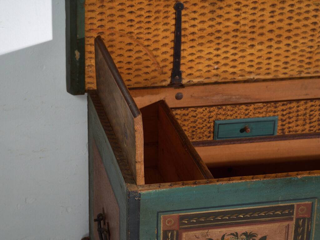 Antique wedding chest painted in pine – Austro-Hungarian Empire, 1841