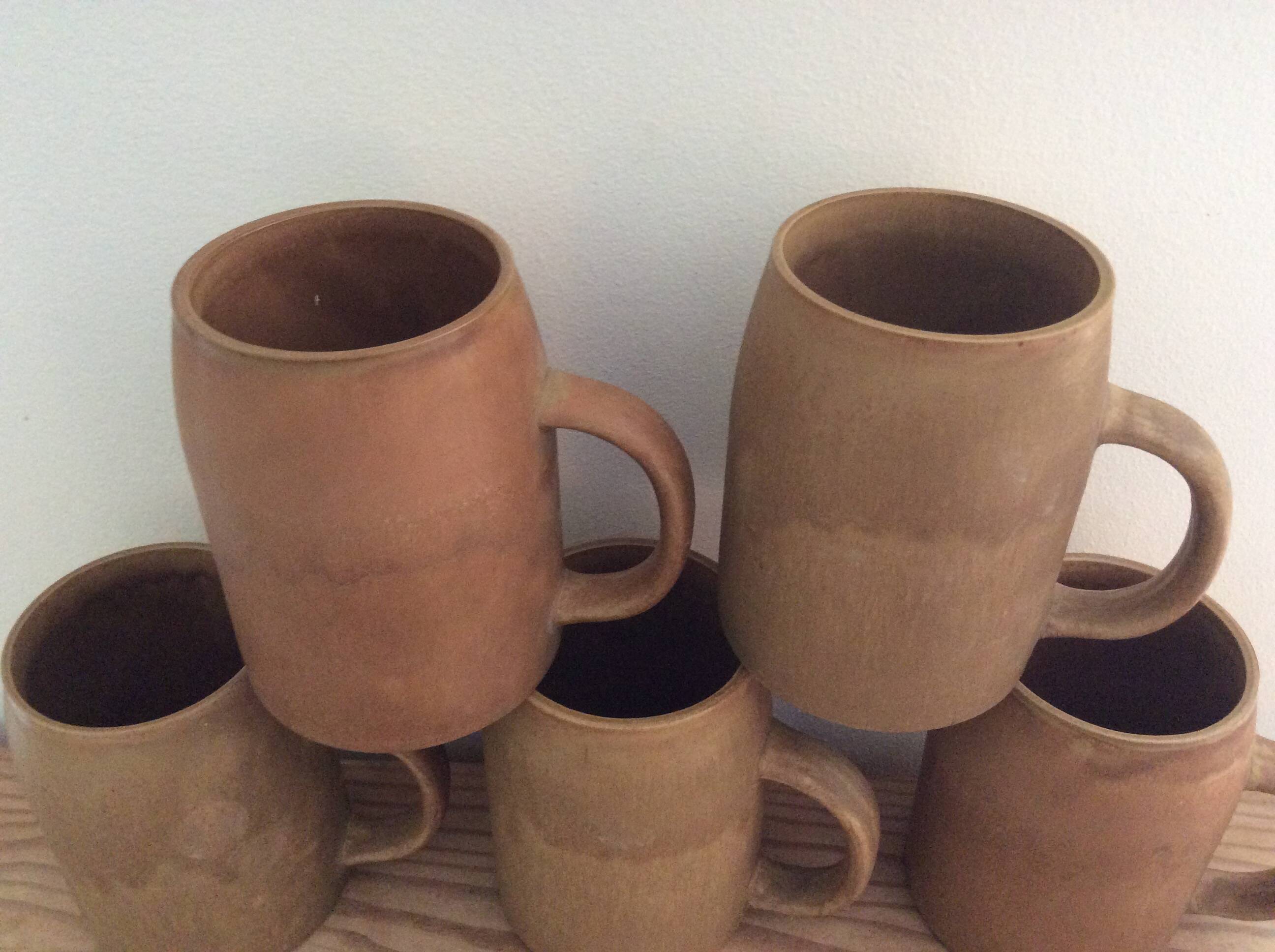 5 stoneware mugs
