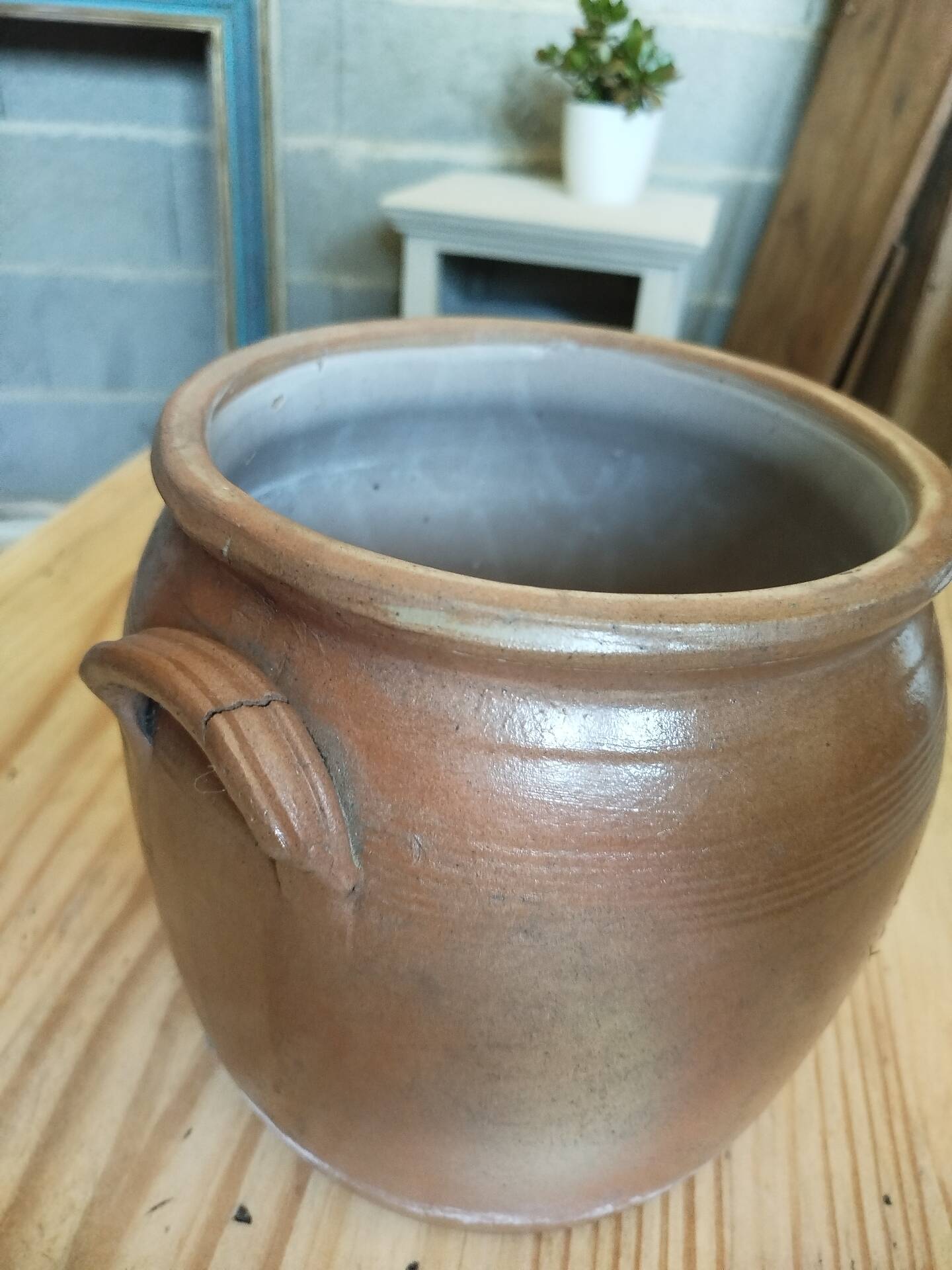 Grease pot