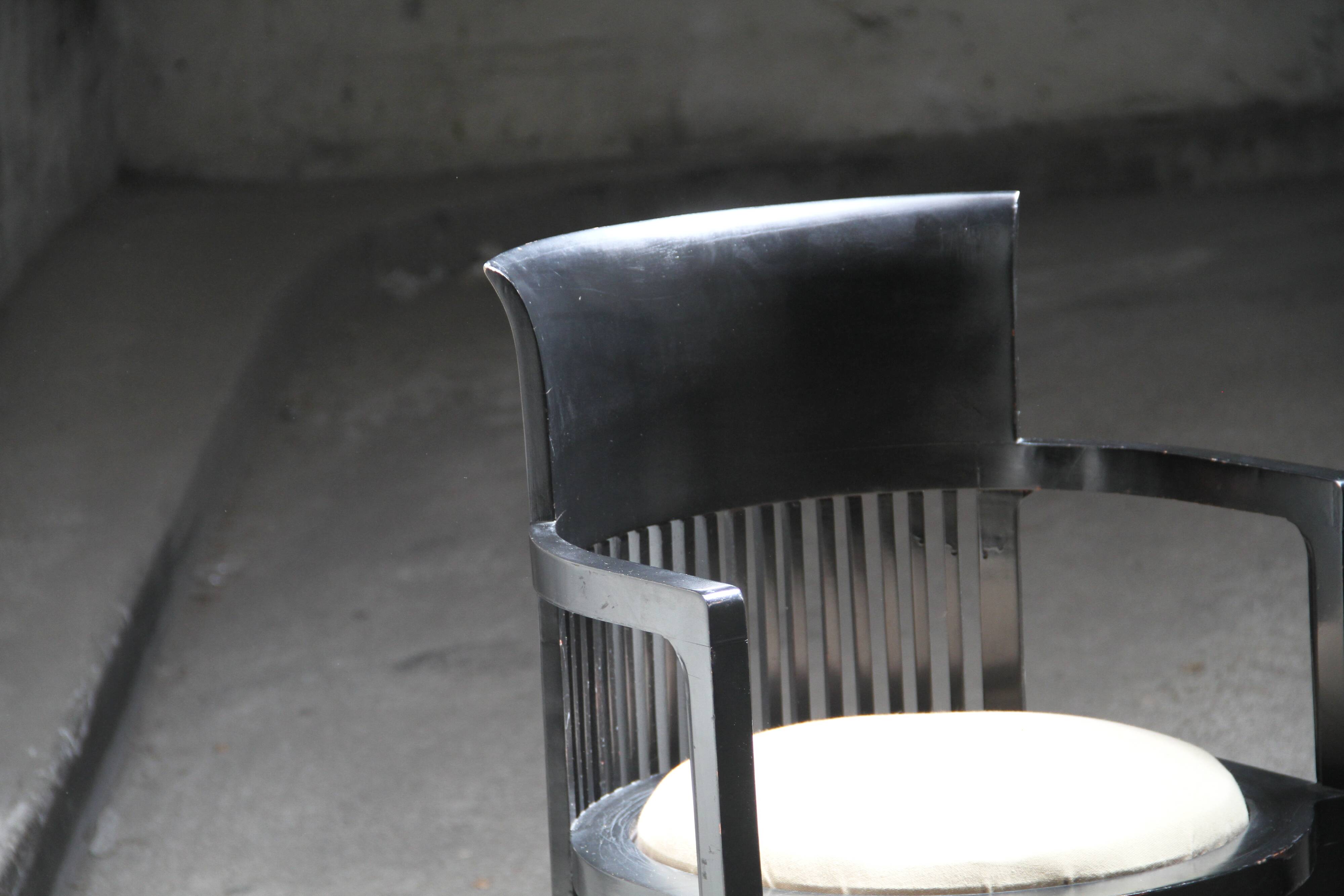 Pair of in the style of Franck LLoyd Right armchairs