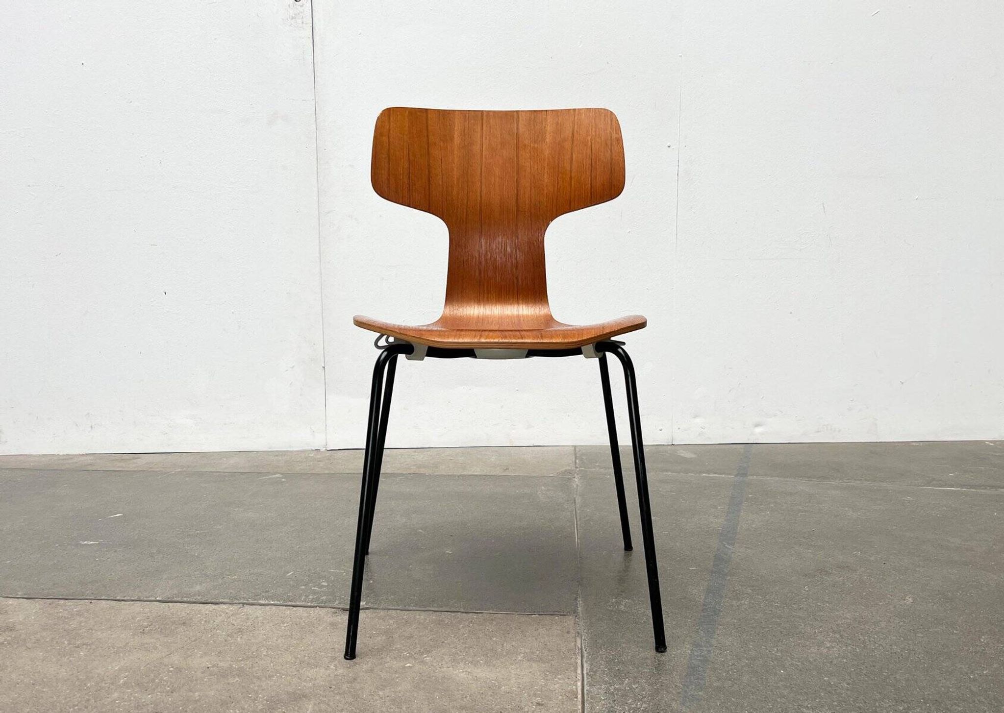 Mid-Century stackable chairs model 3103 Hammer by Arne Jacobsen for Fritz Hansen, Denmark, 1960s, set of 7.
