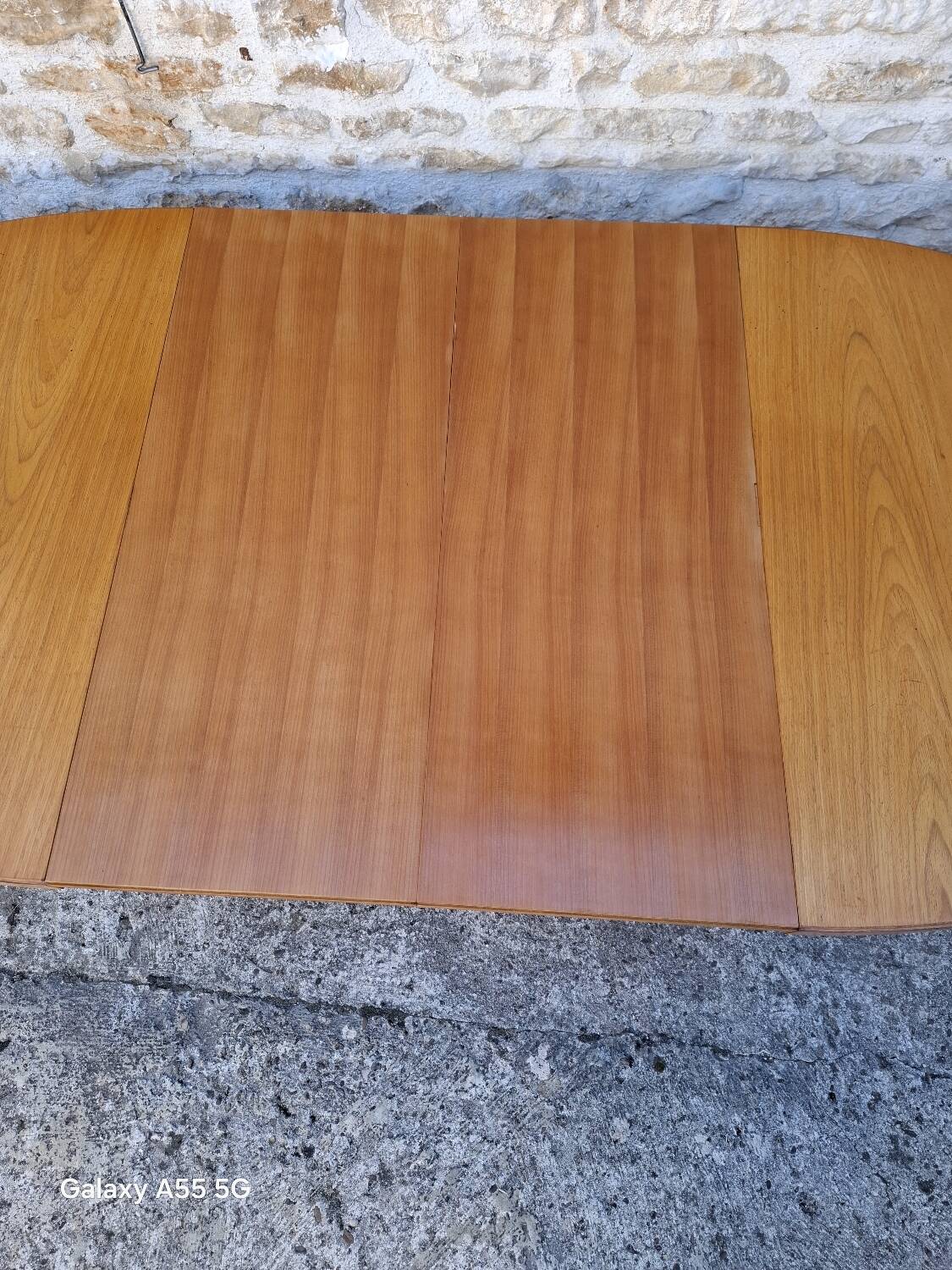 Baumann oval table