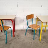 40 Yellow, red school desks and desks from the 80s/90s