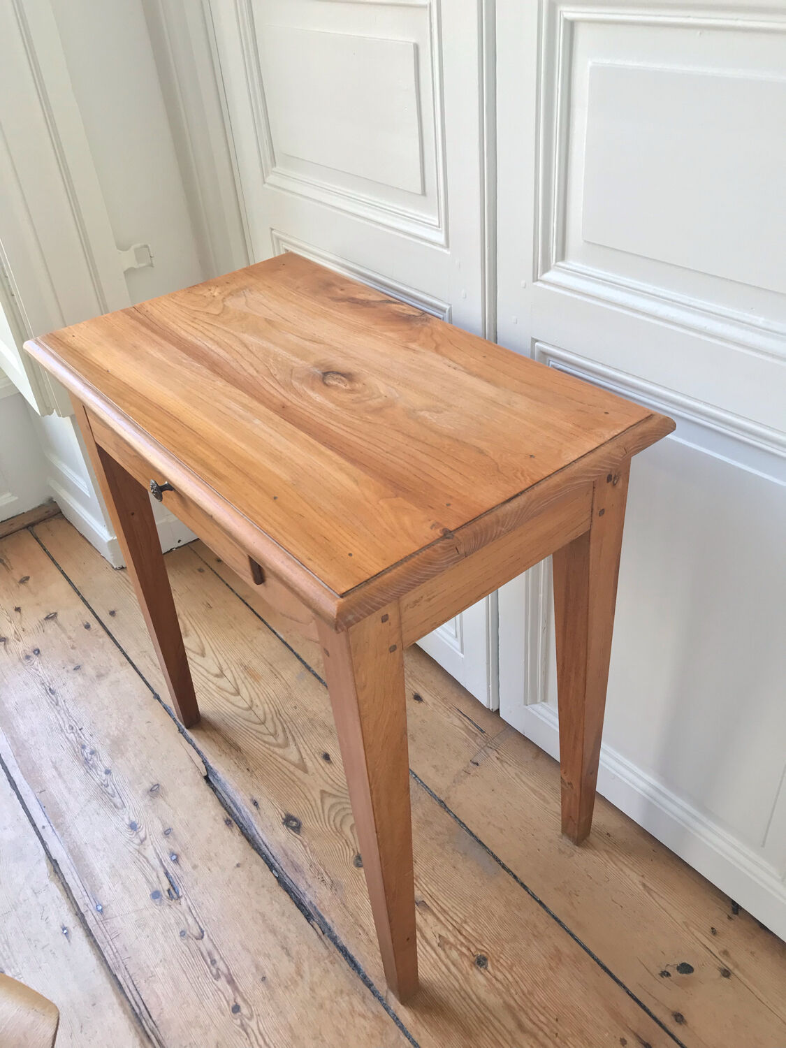 Solid oak table 1 drawer