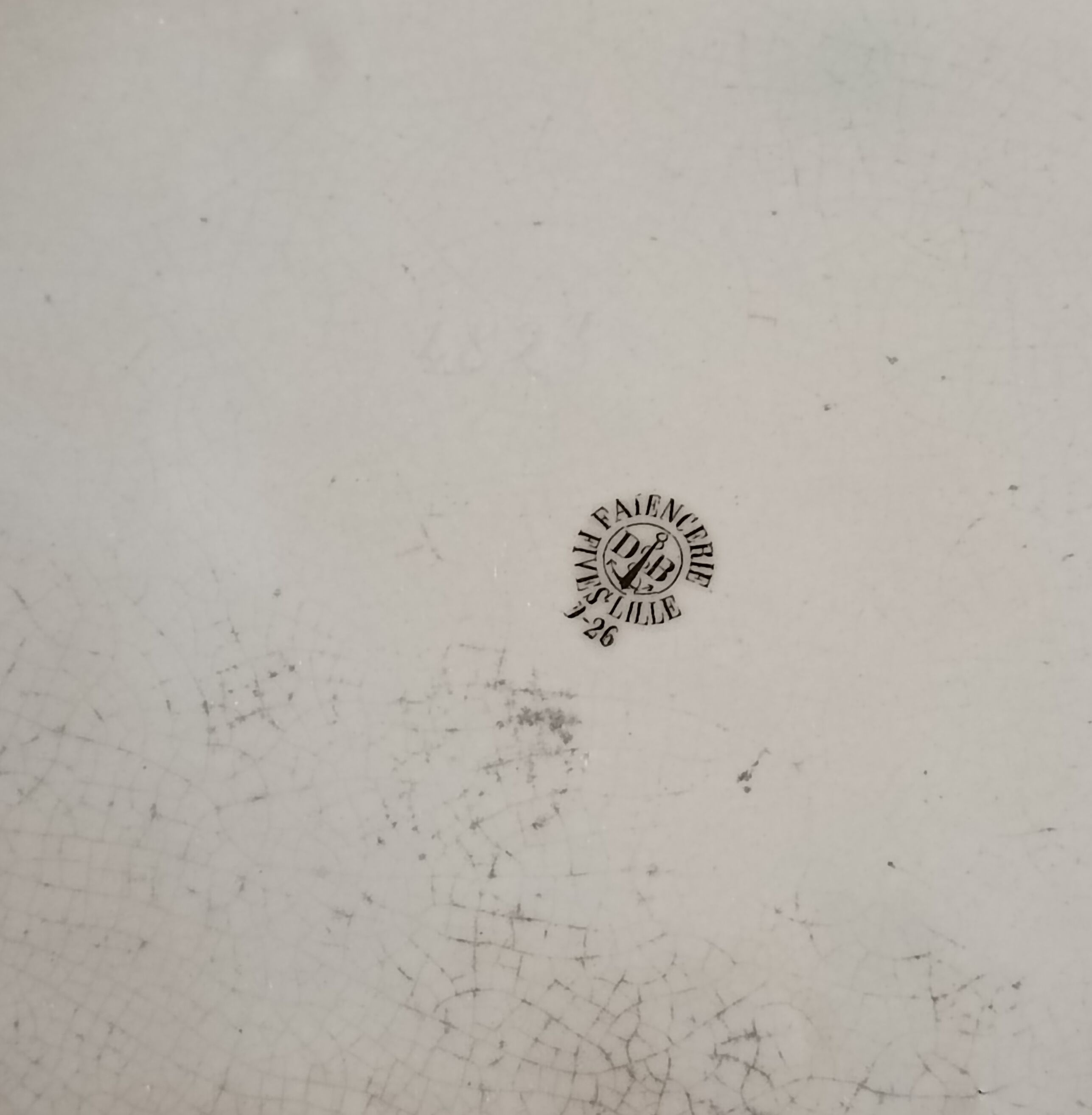 Art Nouveau dish in Fives-Lille earthenware