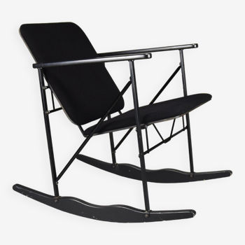 Chaise à bascule post-moderne par Yrjö Kukkapuro