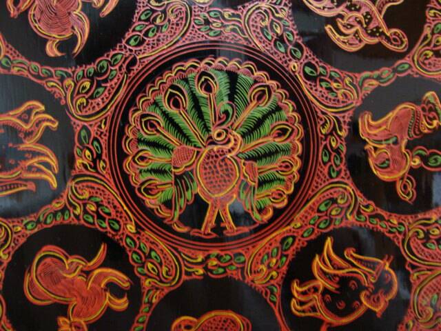 Vintage lacquer tray / Vietnam