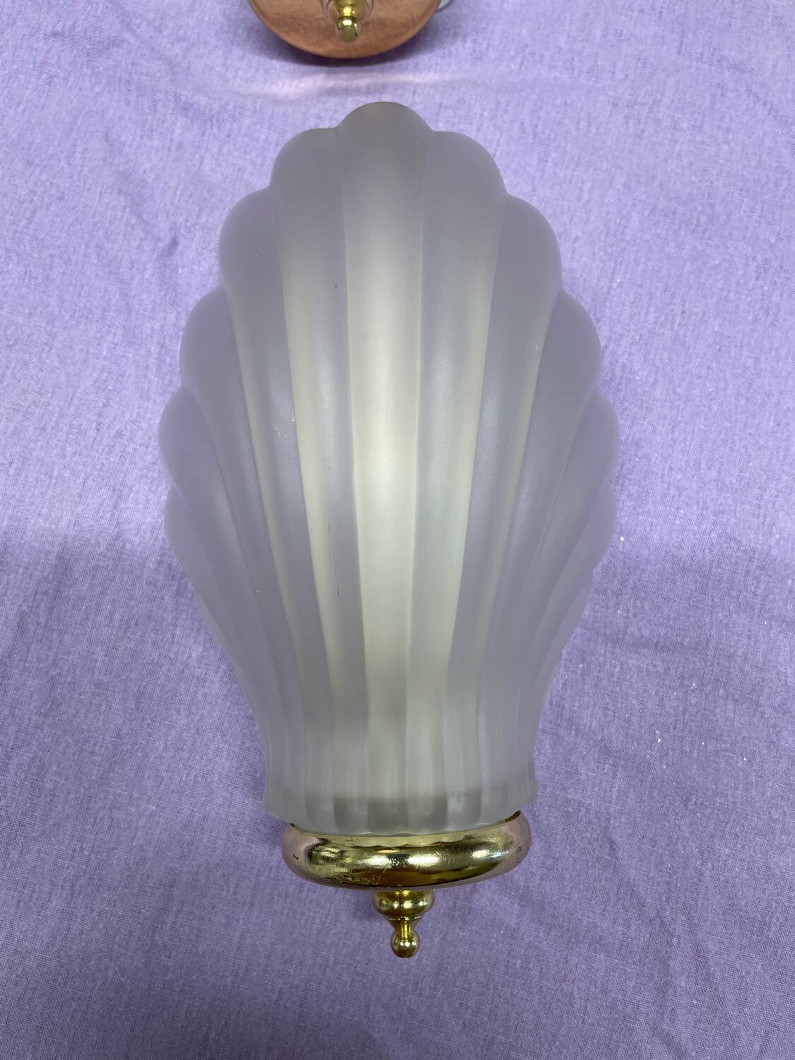 4 pressed glass wall lights with shell decor