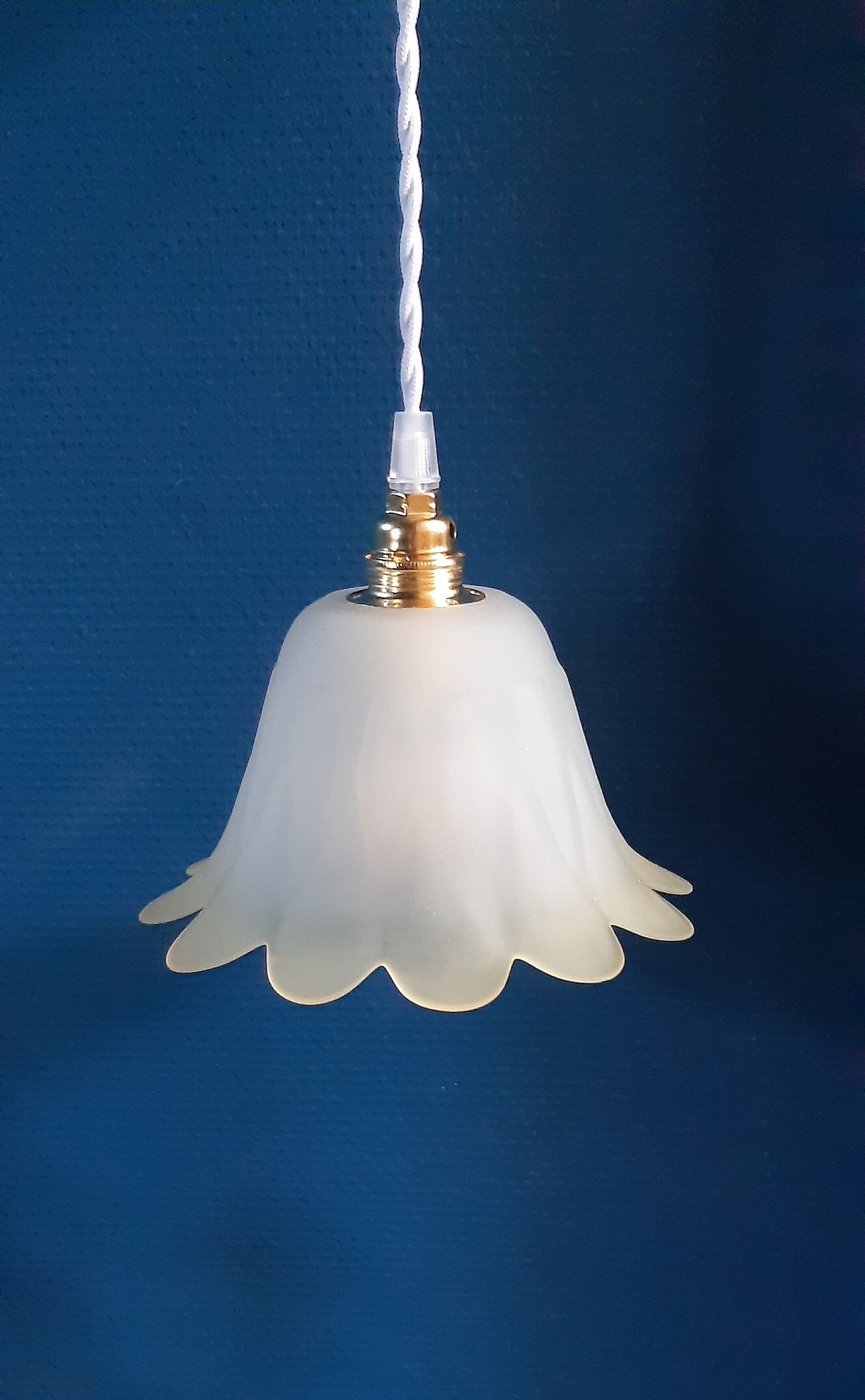 Vintage tulip hand lamp
