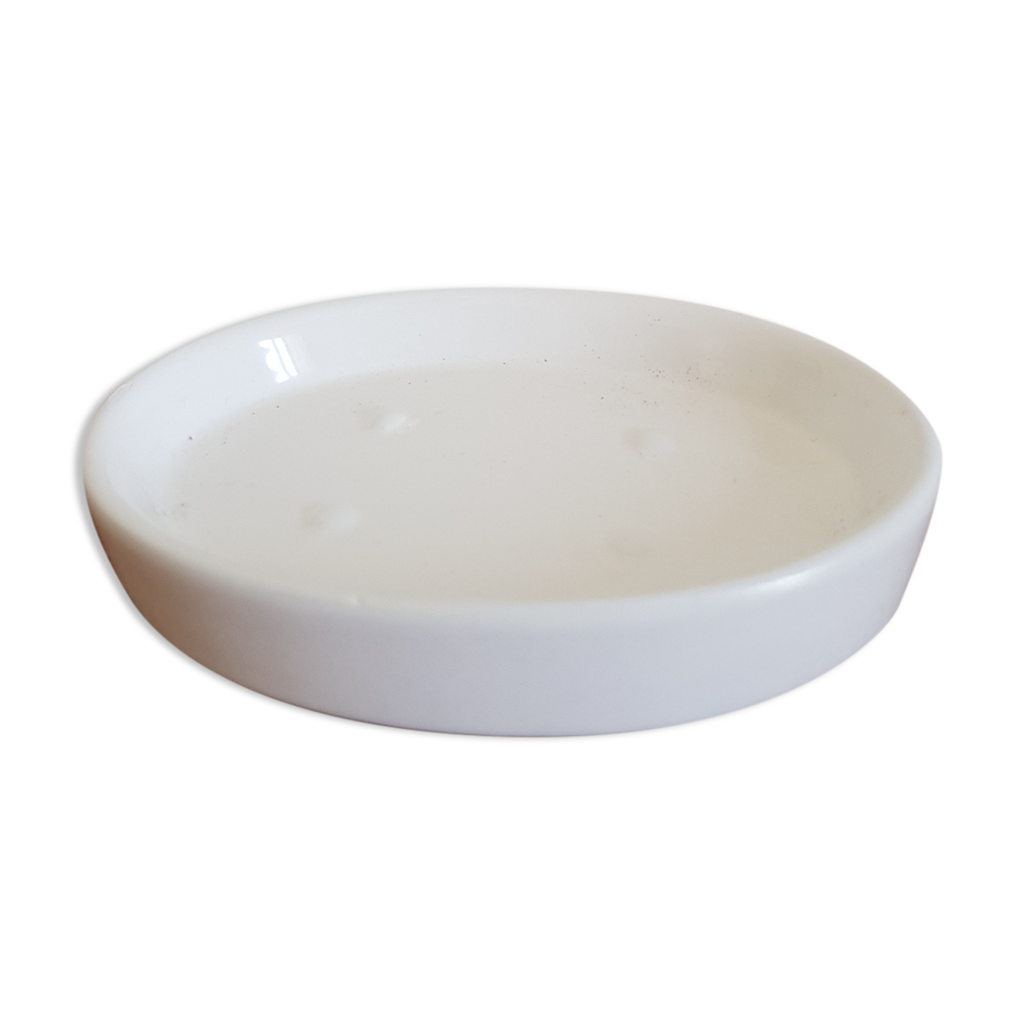 Porcelain soap dish