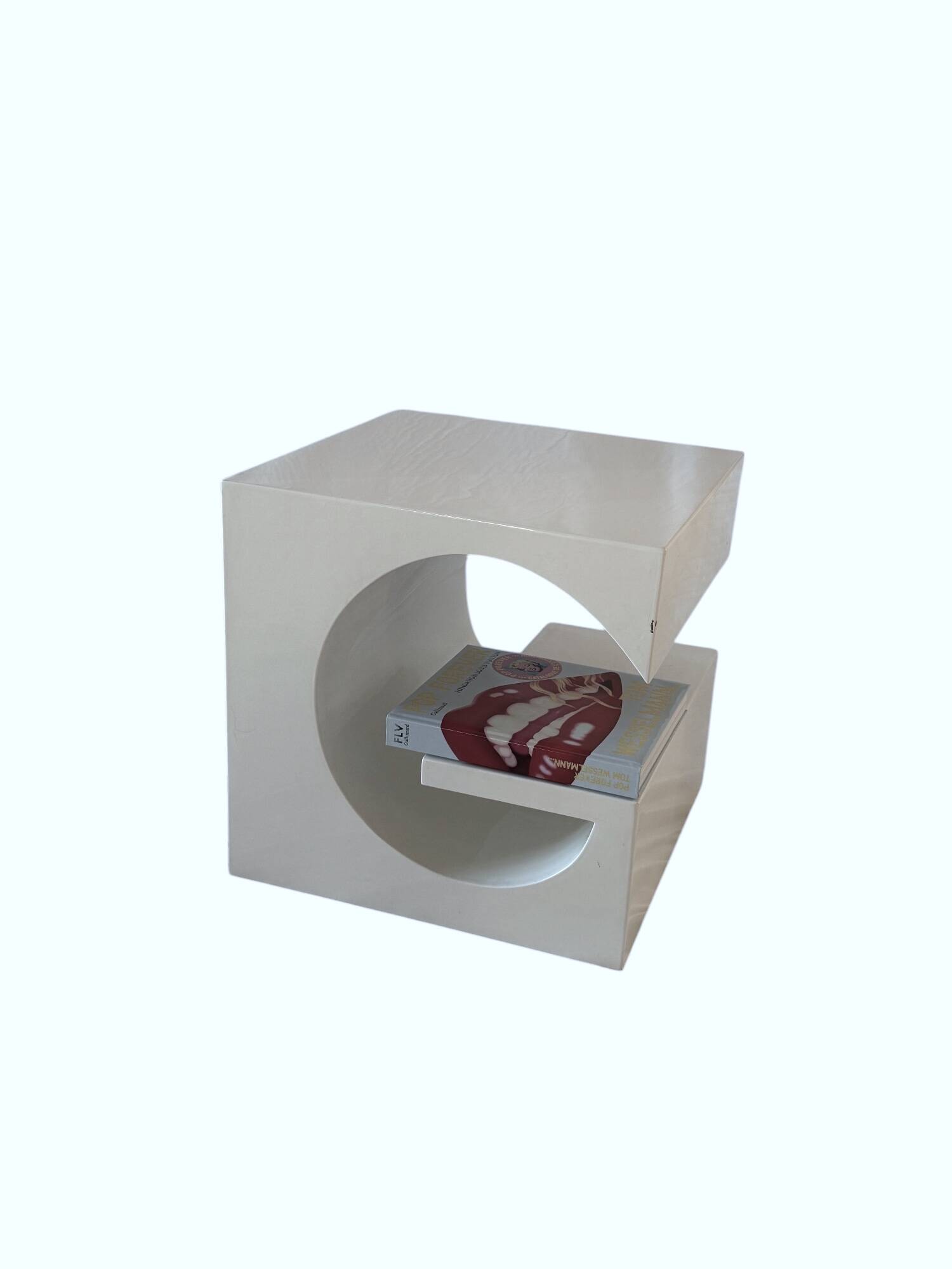 Space age white coffee table, Italy 1970s