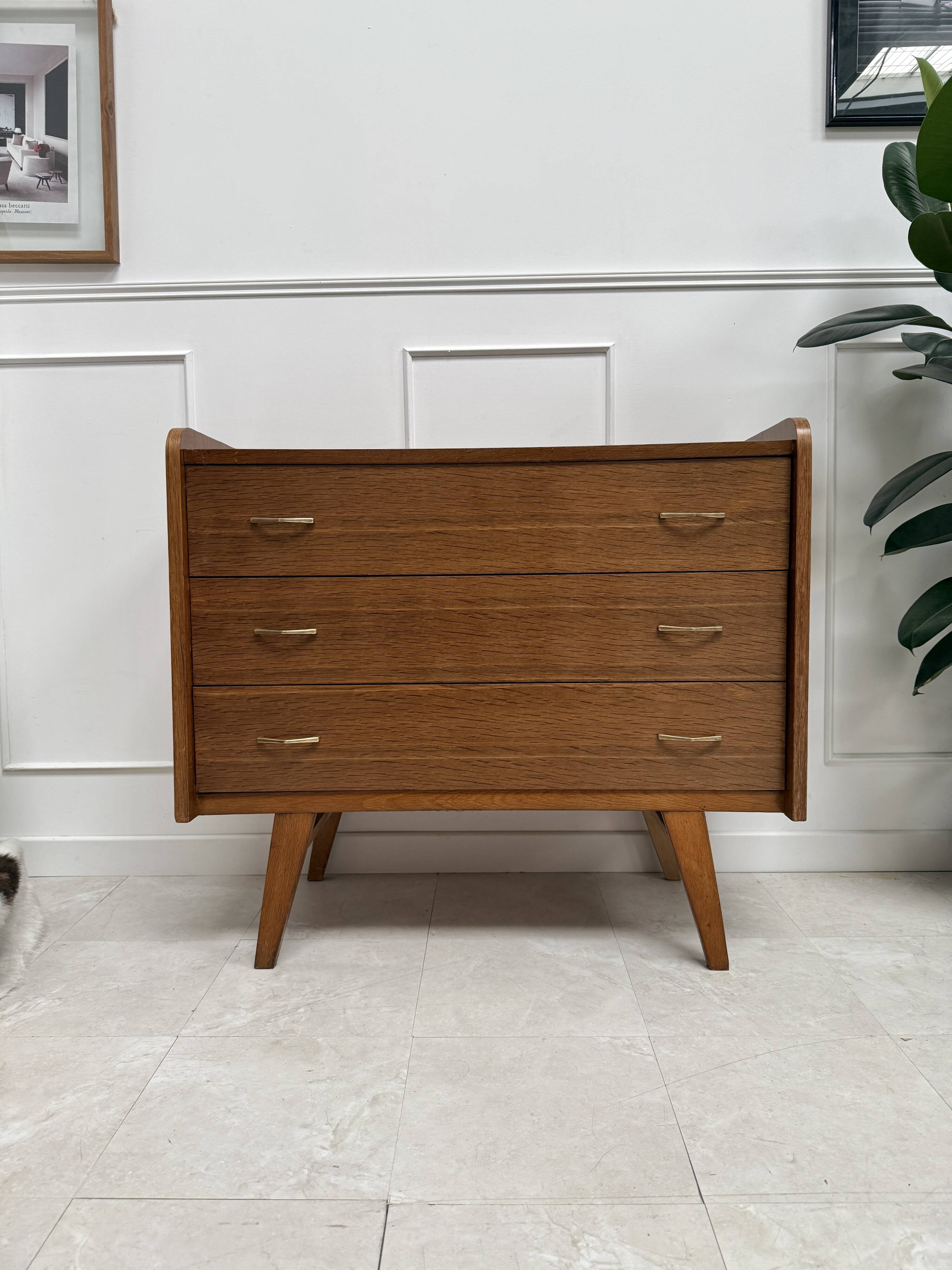 Compass foot chest of drawers