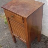 Curtain bedside table