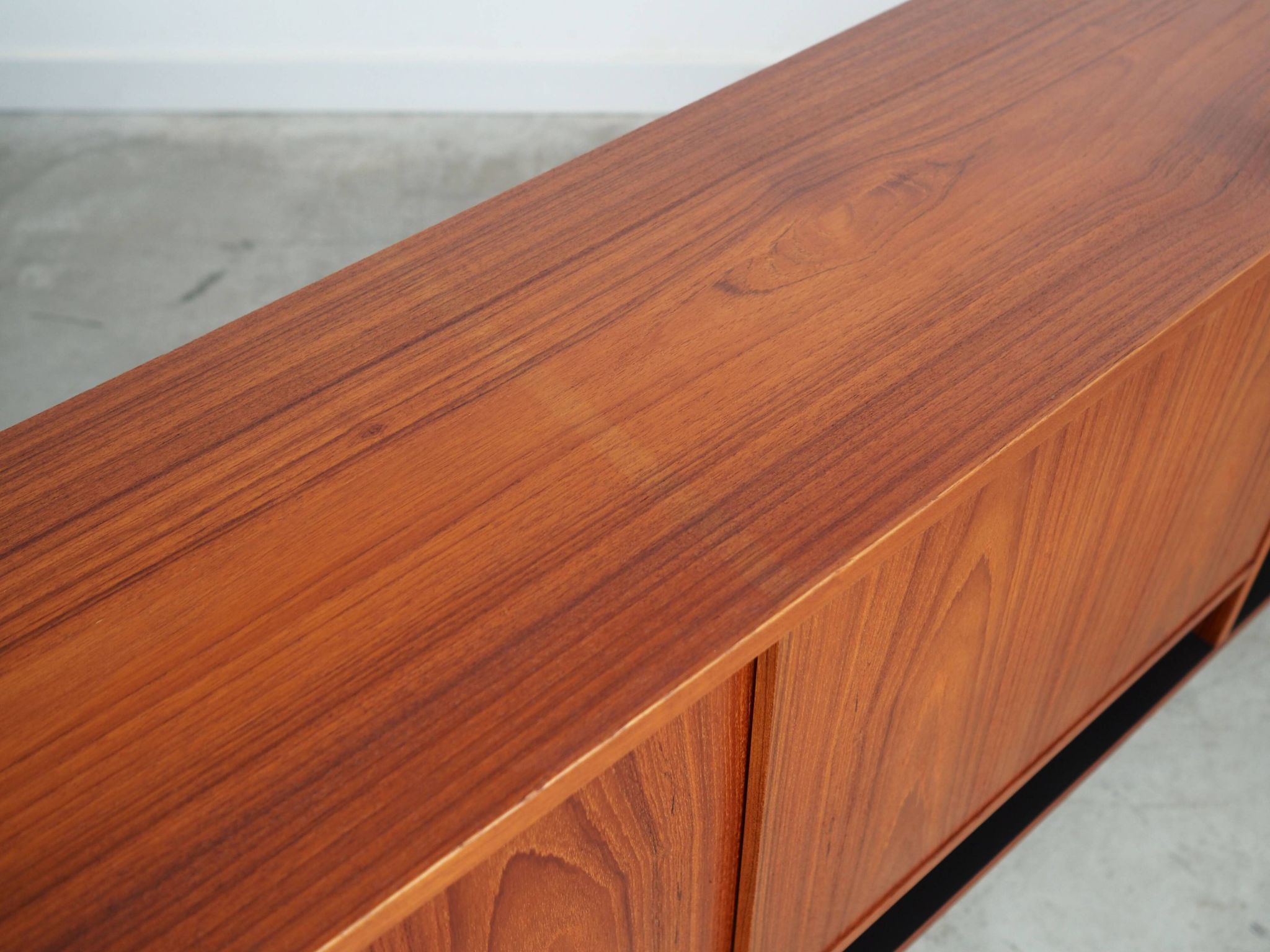 Buffet en teck, design danois, années 1970, production : Danemark