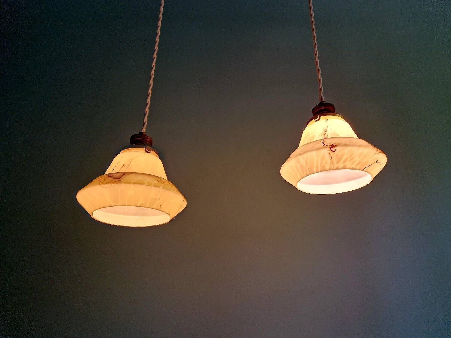 Pair of Art Deco marbled opaline pendant lights, Scailmont (Belgium)
