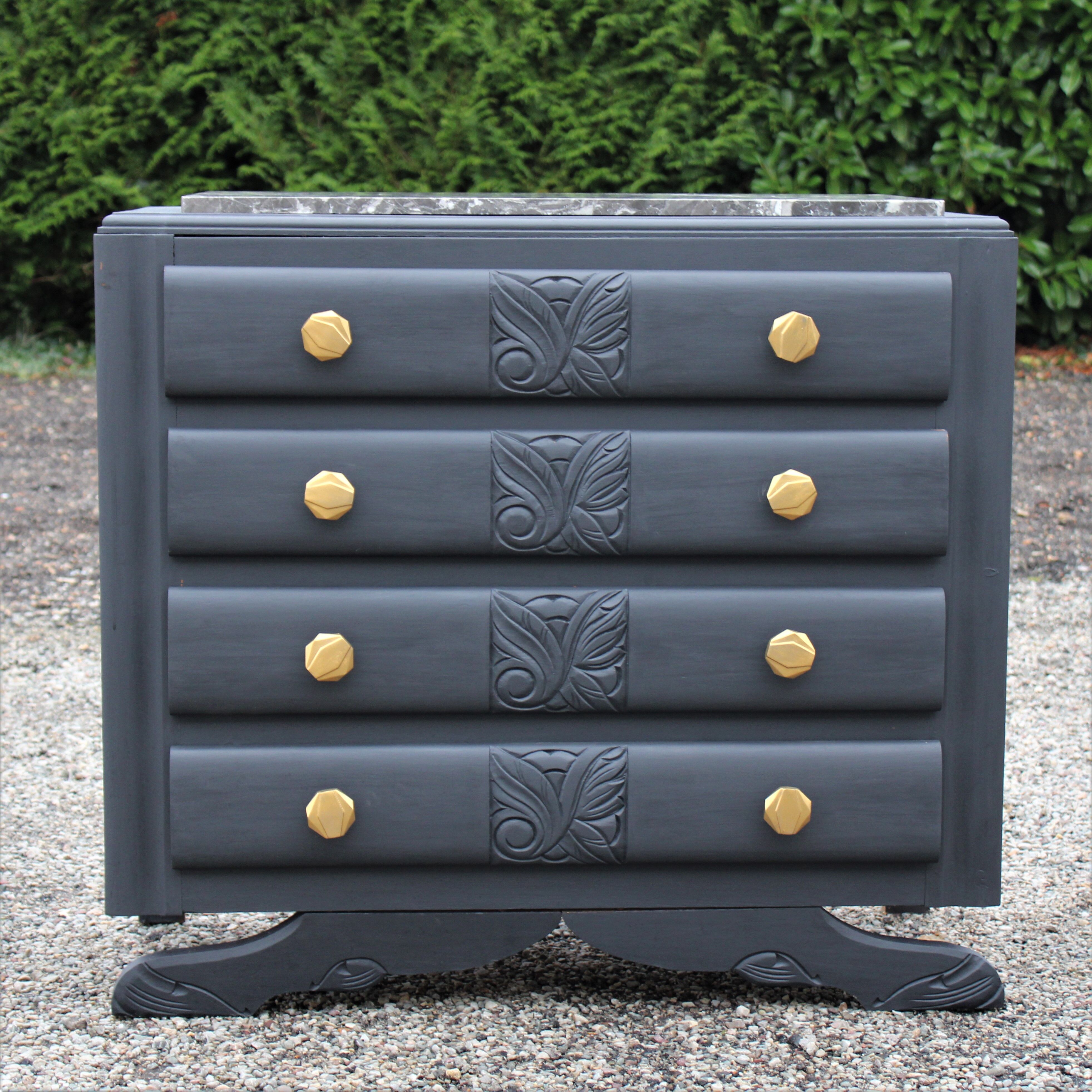 Art Deco chest of drawers