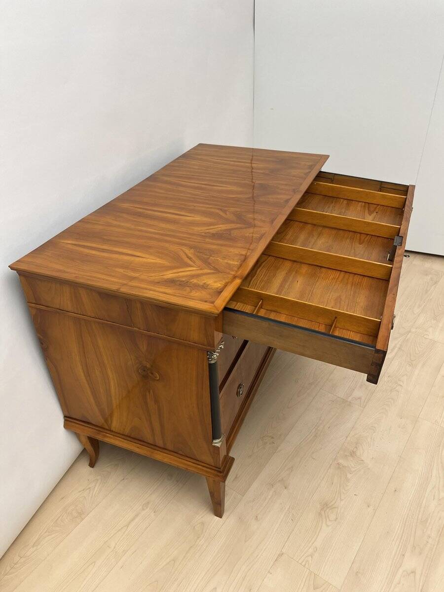 Biedermeier Commode in Cherry Veneer and Brass, Germany, 1820s