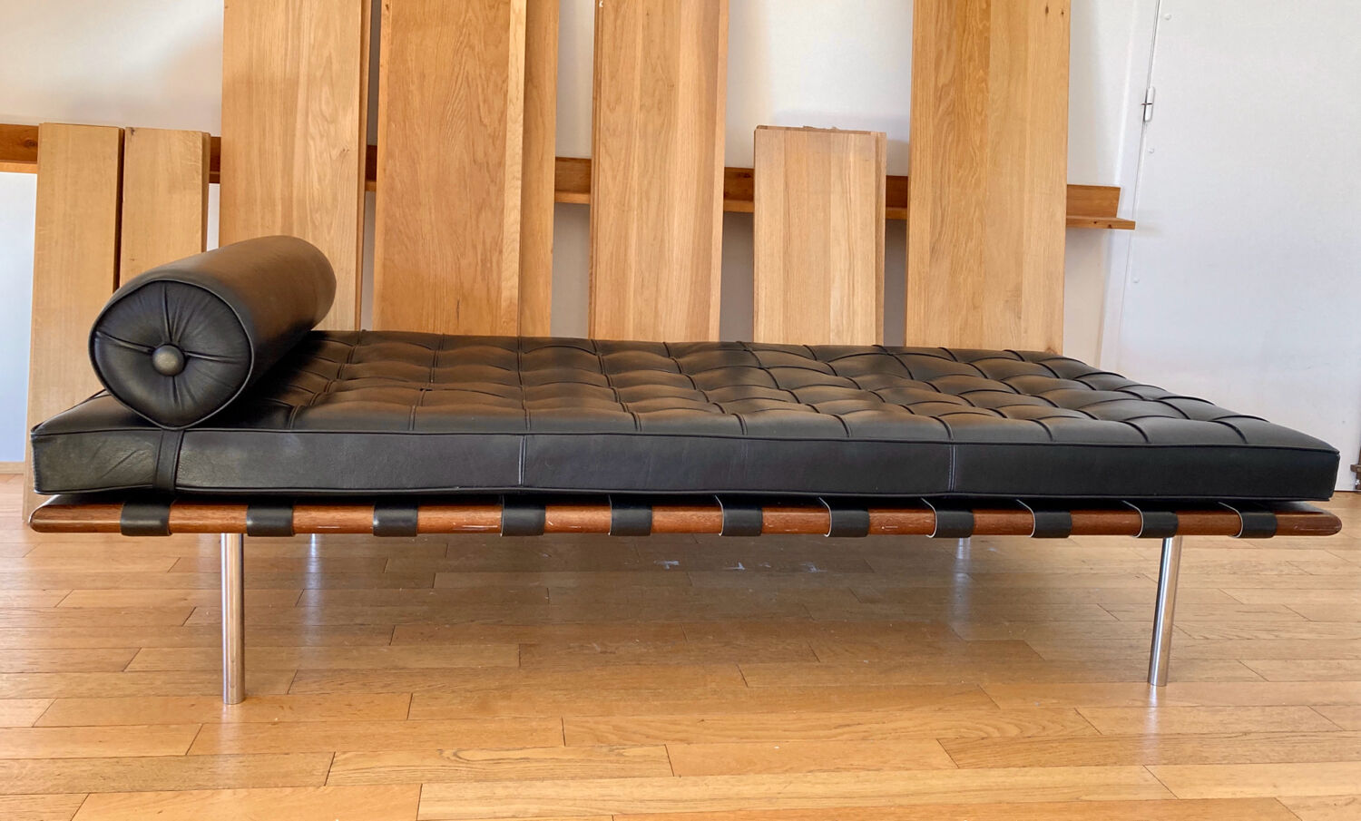 Daybed Barcelona Mies Van der Rohe daybed by Knoll