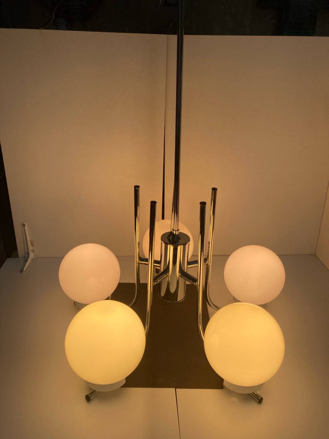 Suspension chromée globe en verre vintage 70’S