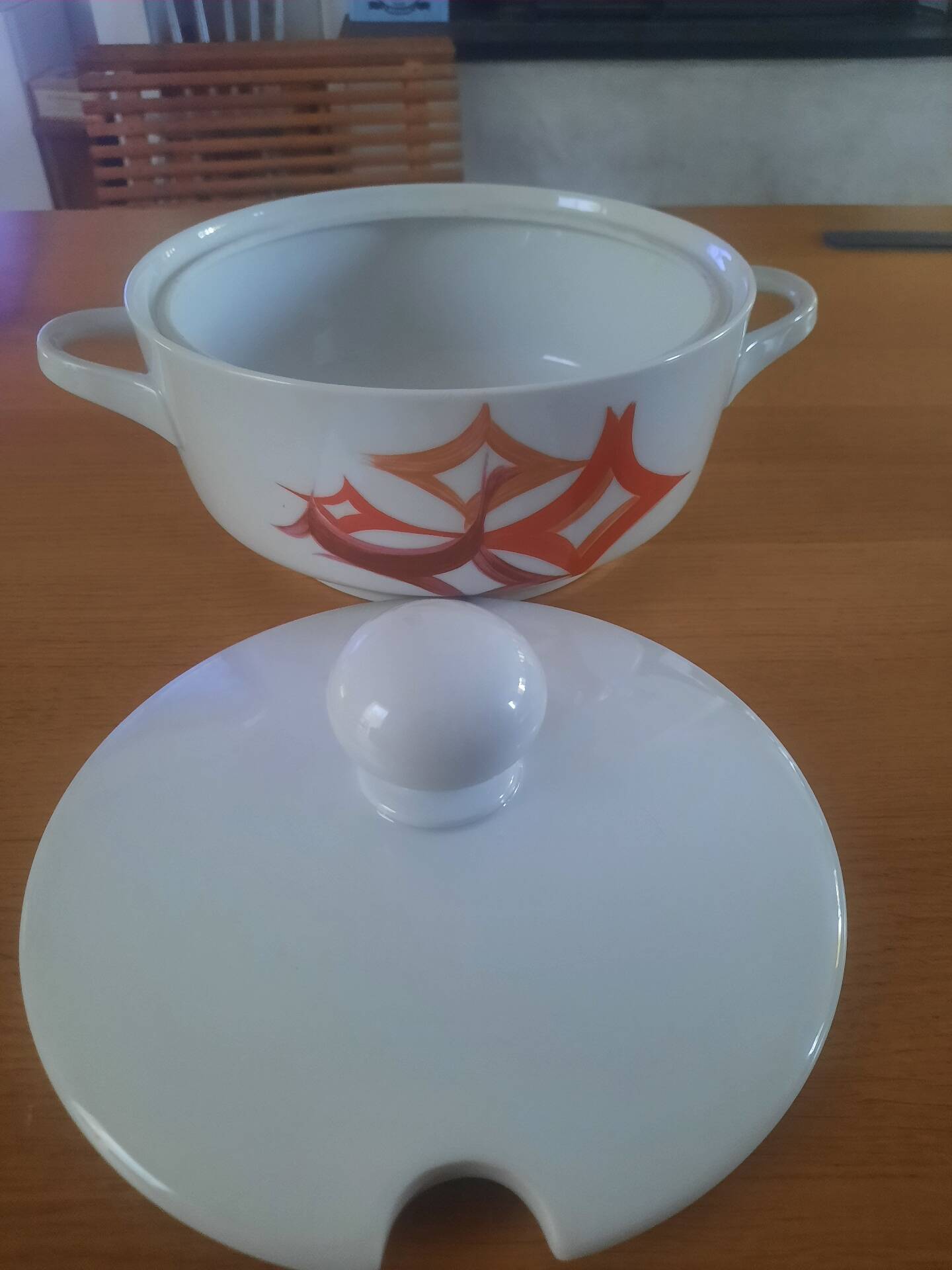 Vintage Bavaria soup tureen