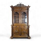Renaissance style hunting cabinet in walnut