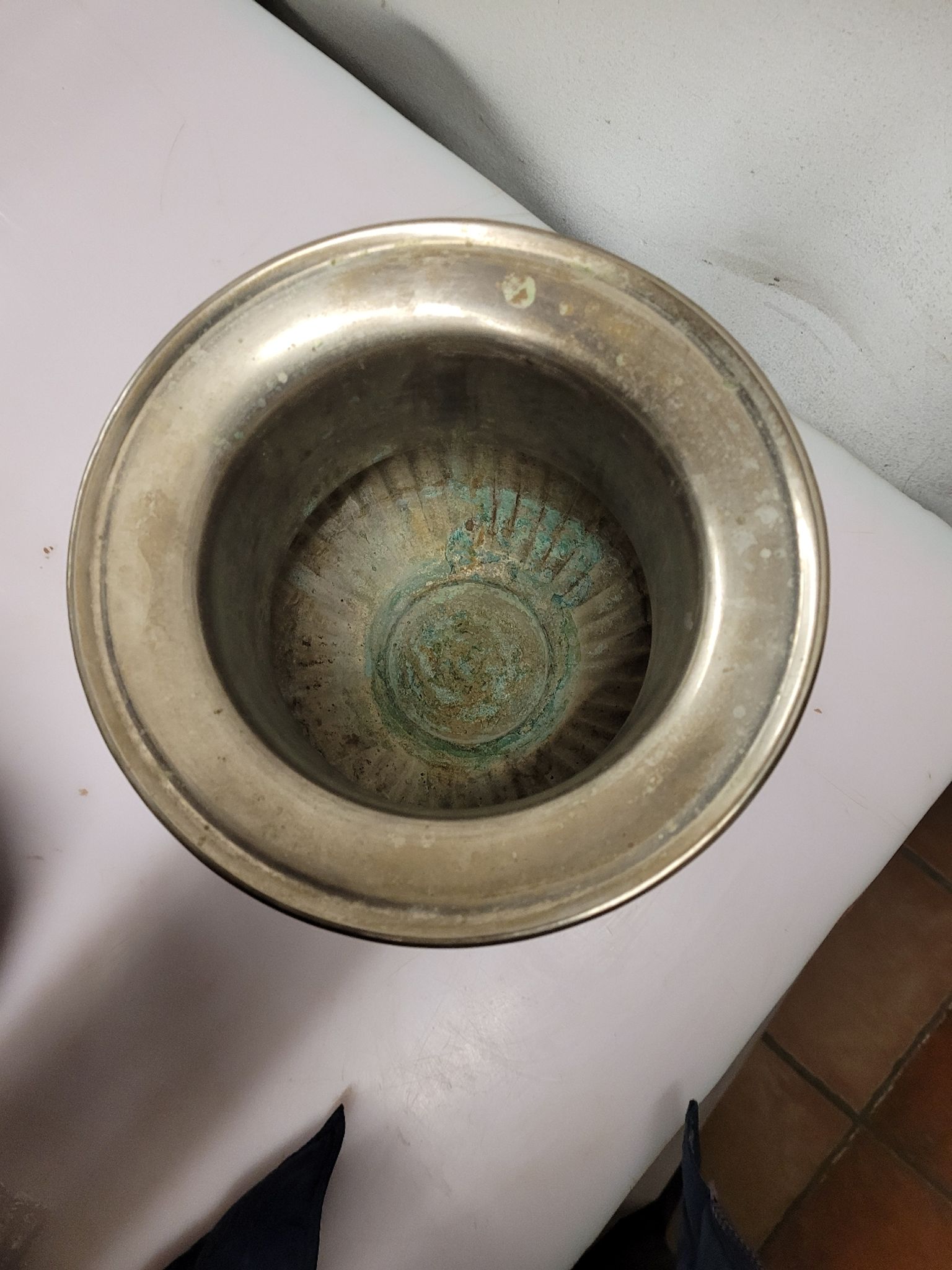 Antique champagne bucket in silver metal medicis shape