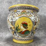 Pot/Cachepot. Italian Renaissance Majolica ceramic. Asiatic style