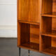 Bibliothèque sur pieds en bois