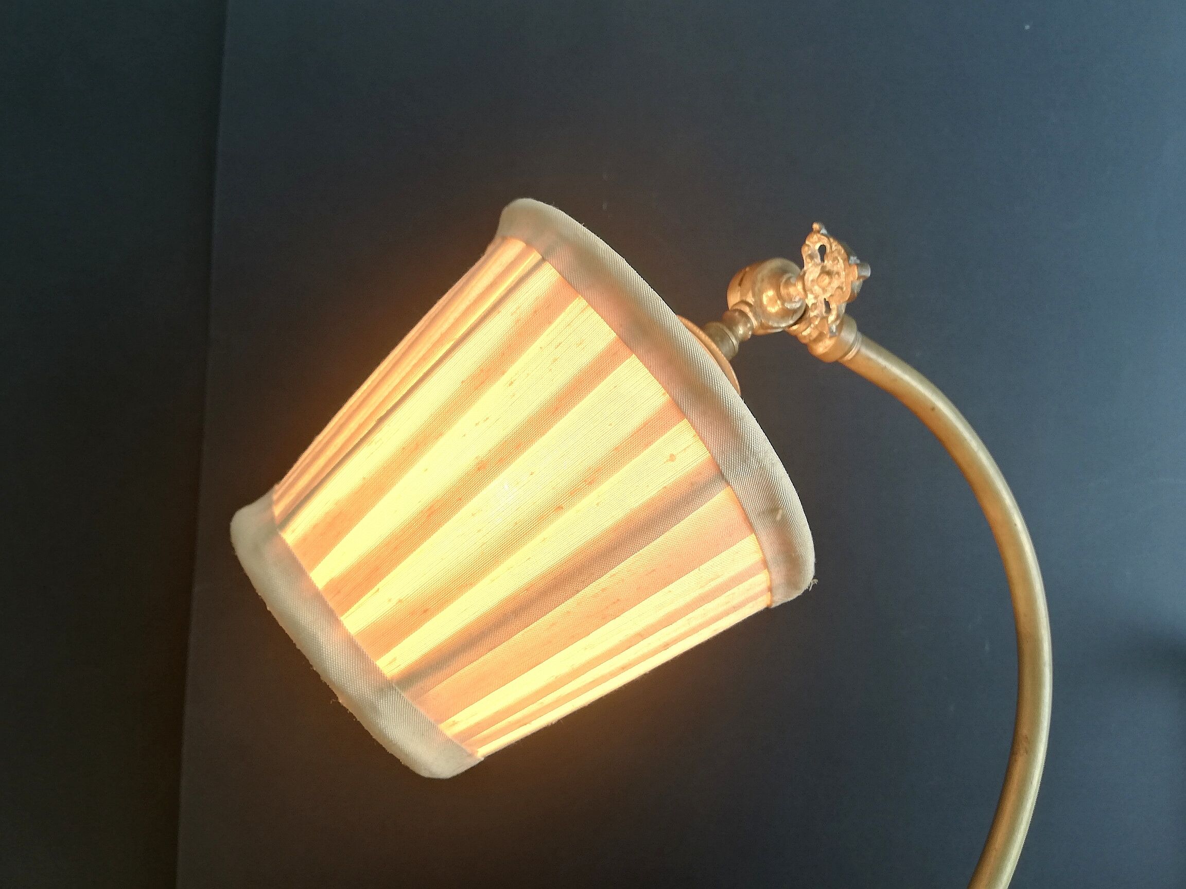 Antique Art Nouveau swan neck table lamp in brass