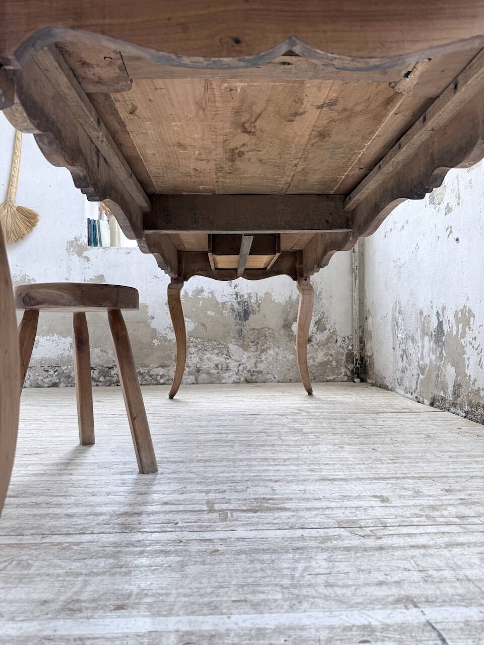 Farm table cherry wood with curved legs, 19th century.
