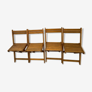 4 foldable chairs in vintage wood