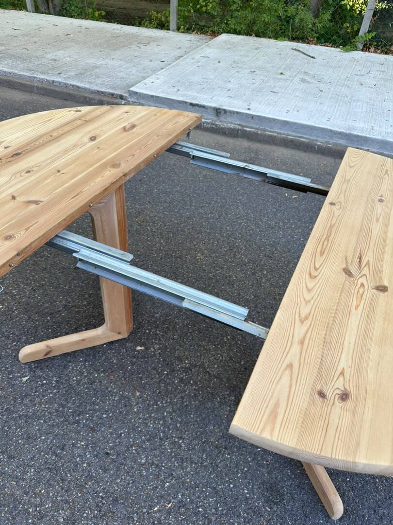 Table à manger ronde décapée extensible style Rainer Daumiller Hirtshal 146