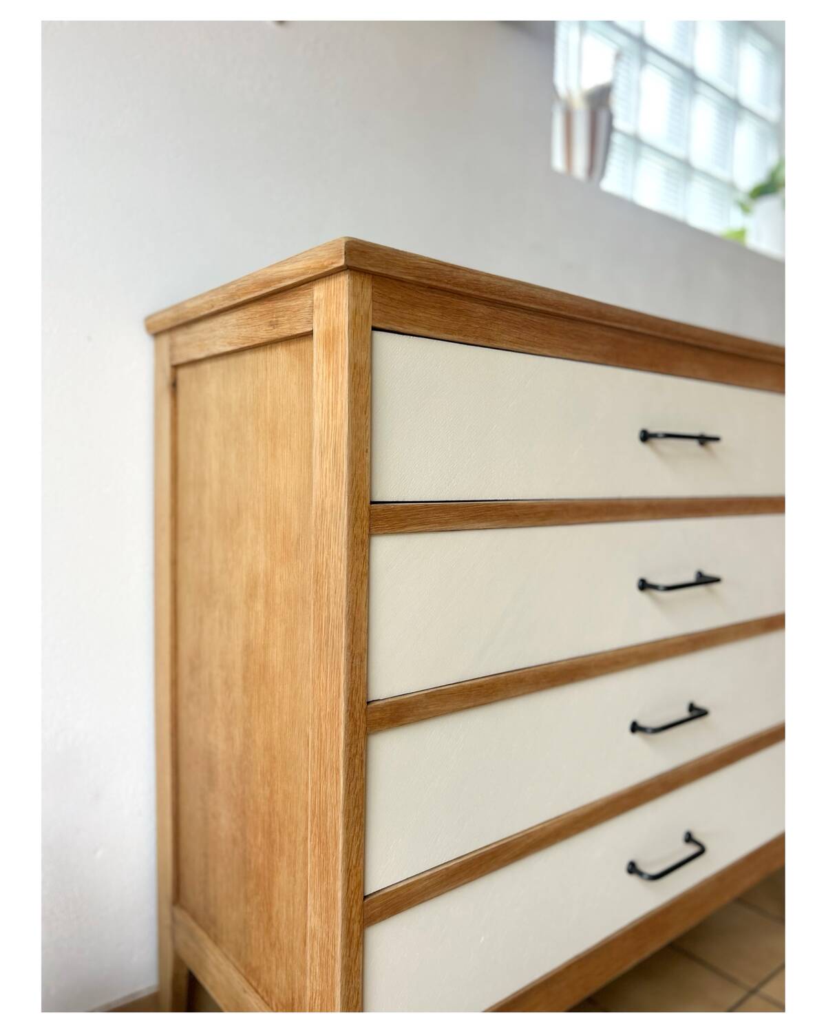 Vintage chest of drawers